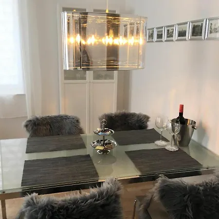 Klassik Design-luxus-apartment, Nahe Marktplatz Lägenhet