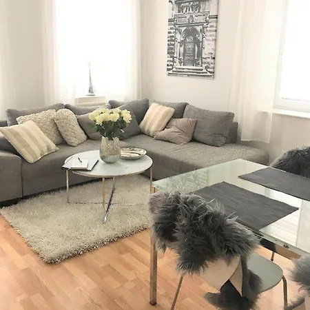 Klassik Design-luxus-apartment, Nahe Marktplatz גרה
